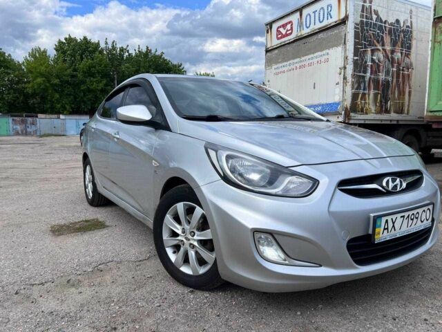 Серый Хендай Акцент, объемом двигателя 1.6 л и пробегом 212 тыс. км за 6600 $, фото 2 на Automoto.ua