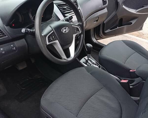 Сірий Хендай Акцент, об'ємом двигуна 1.4 л та пробігом 120 тис. км за 7500 $, фото 18 на Automoto.ua