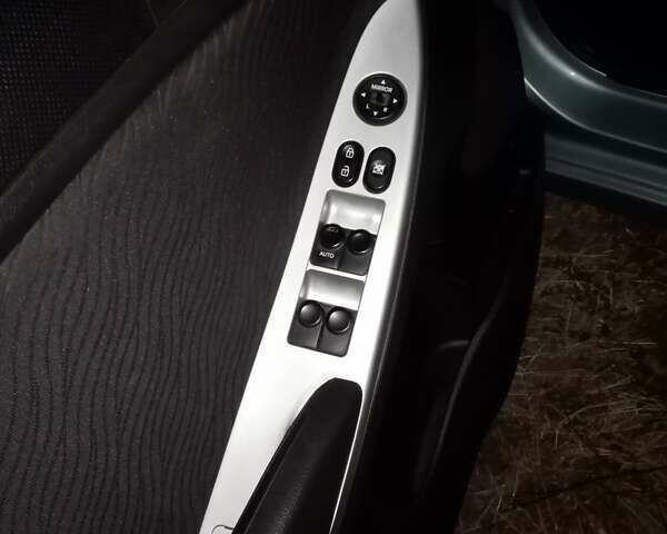 Серый Хендай Акцент, объемом двигателя 1.4 л и пробегом 175 тыс. км за 6300 $, фото 6 на Automoto.ua