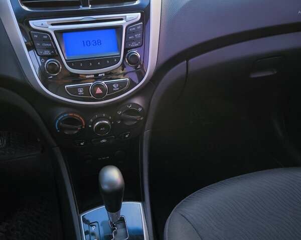 Серый Хендай Акцент, объемом двигателя 1.6 л и пробегом 152 тыс. км за 7699 $, фото 20 на Automoto.ua