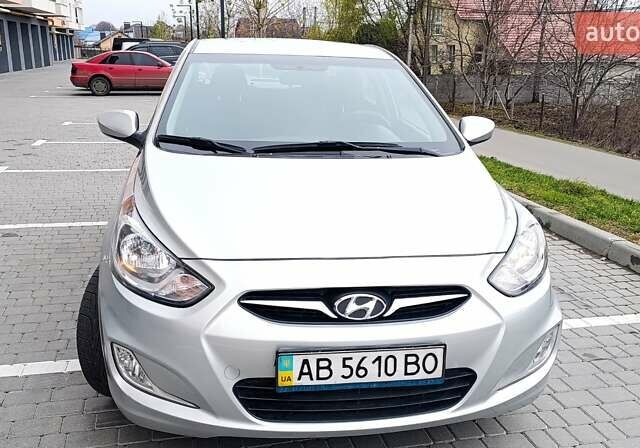 Серый Хендай Акцент, объемом двигателя 1.6 л и пробегом 152 тыс. км за 7300 $, фото 2 на Automoto.ua