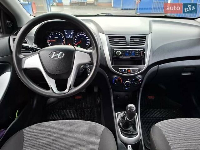 Сірий Хендай Акцент, об'ємом двигуна 1.4 л та пробігом 133 тис. км за 6500 $, фото 4 на Automoto.ua