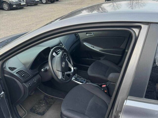 Серый Хендай Акцент, объемом двигателя 1.4 л и пробегом 108 тыс. км за 5700 $, фото 2 на Automoto.ua