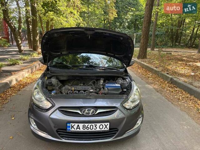 Серый Хендай Акцент, объемом двигателя 1.6 л и пробегом 105 тыс. км за 8300 $, фото 27 на Automoto.ua