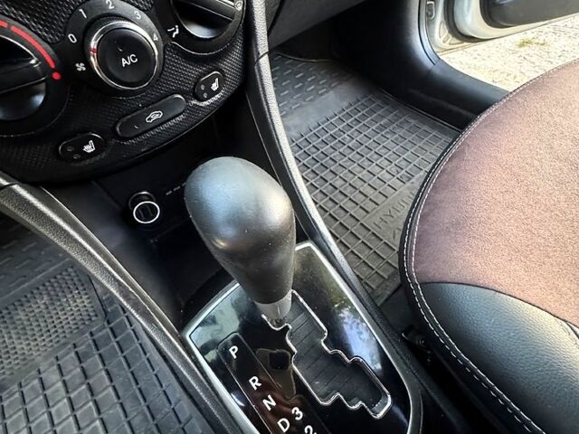 Сірий Хендай Акцент, об'ємом двигуна 1.6 л та пробігом 148 тис. км за 9000 $, фото 6 на Automoto.ua