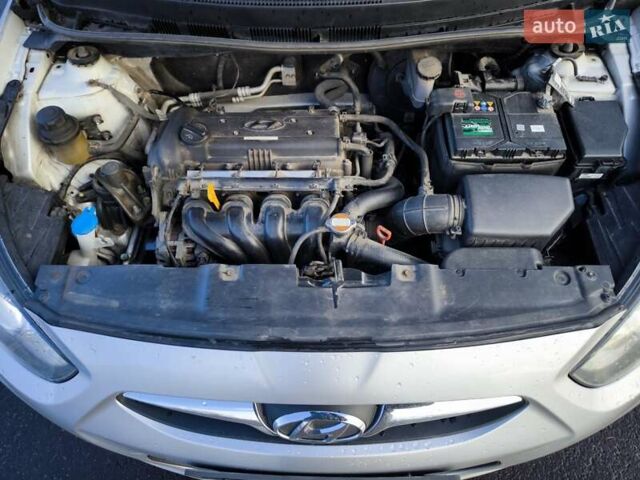 Серый Хендай Акцент, объемом двигателя 1.6 л и пробегом 152 тыс. км за 7699 $, фото 27 на Automoto.ua