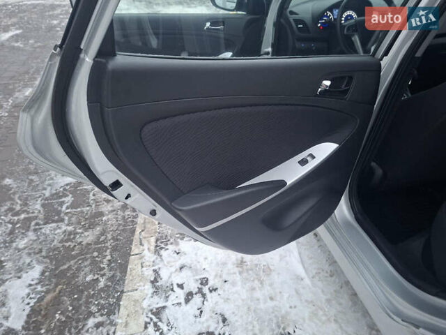 Сірий Хендай Акцент, об'ємом двигуна 1.6 л та пробігом 37 тис. км за 9650 $, фото 42 на Automoto.ua