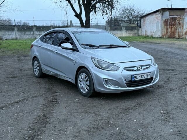 Сірий Хендай Акцент, об'ємом двигуна 1.6 л та пробігом 500 тис. км за 3099 $, фото 1 на Automoto.ua