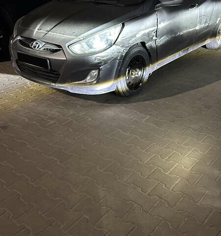 Серый Хендай Акцент, объемом двигателя 1.4 л и пробегом 156 тыс. км за 3599 $, фото 1 на Automoto.ua