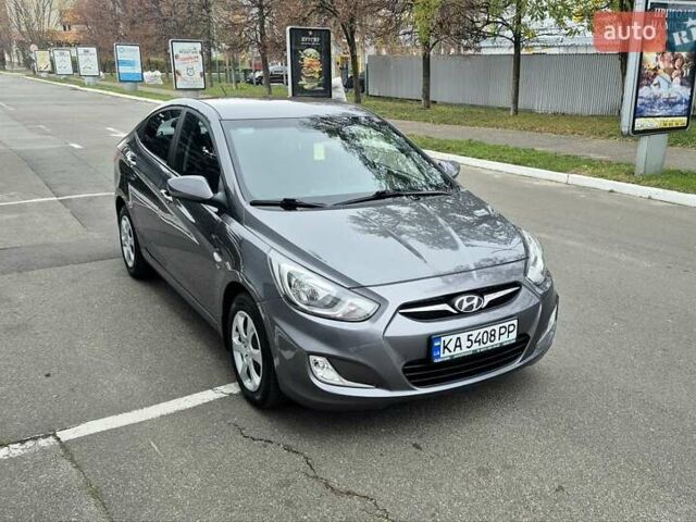 Серый Хендай Акцент, объемом двигателя 1.6 л и пробегом 90 тыс. км за 9650 $, фото 10 на Automoto.ua