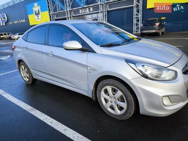 Серый Хендай Акцент, объемом двигателя 1.6 л и пробегом 152 тыс. км за 7699 $, фото 13 на Automoto.ua