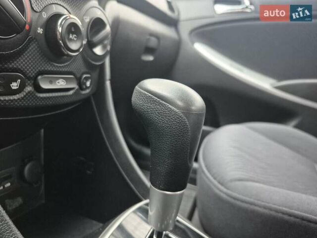 Серый Хендай Акцент, объемом двигателя 1.6 л и пробегом 90 тыс. км за 9650 $, фото 28 на Automoto.ua