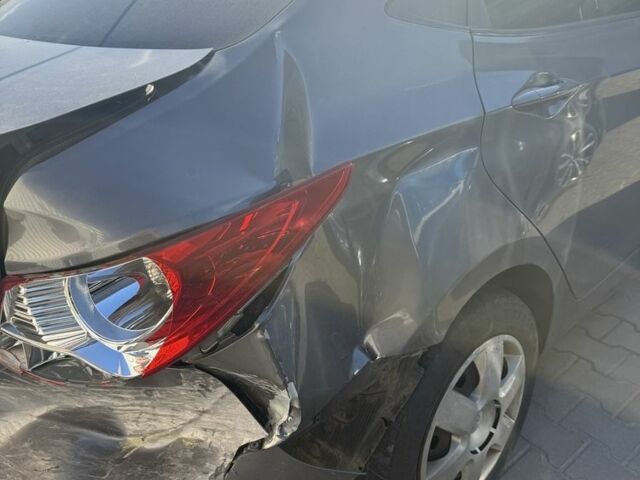 Серый Хендай Акцент, объемом двигателя 1.4 л и пробегом 150 тыс. км за 3499 $, фото 2 на Automoto.ua