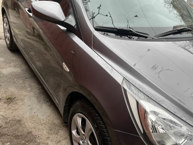 Сірий Хендай Акцент, об'ємом двигуна 1.4 л та пробігом 155 тис. км за 9000 $, фото 1 на Automoto.ua