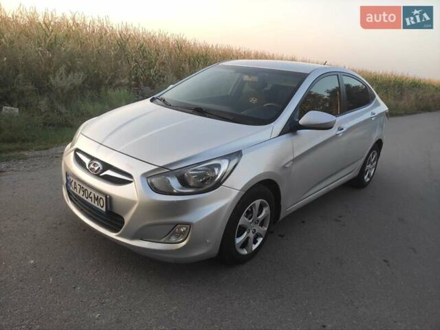 Серый Хендай Акцент, объемом двигателя 1.4 л и пробегом 105 тыс. км за 7600 $, фото 1 на Automoto.ua