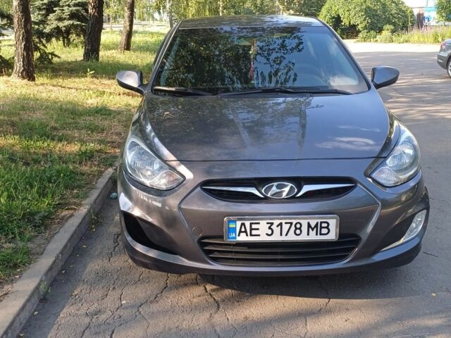 Серый Хендай Акцент, объемом двигателя 1.4 л и пробегом 121 тыс. км за 7900 $, фото 2 на Automoto.ua