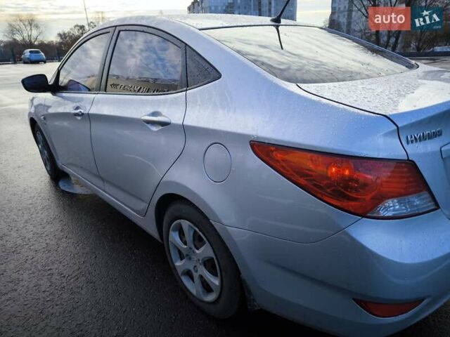 Серый Хендай Акцент, объемом двигателя 1.6 л и пробегом 152 тыс. км за 7699 $, фото 4 на Automoto.ua
