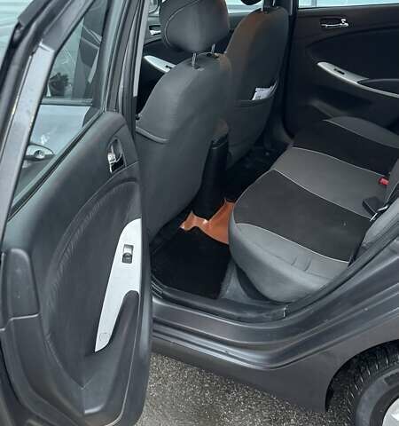 Сірий Хендай Акцент, об'ємом двигуна 1.4 л та пробігом 122 тис. км за 7500 $, фото 9 на Automoto.ua
