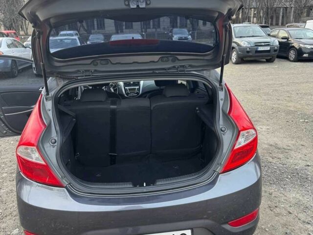 Серый Хендай Акцент, объемом двигателя 1.4 л и пробегом 108 тыс. км за 5700 $, фото 6 на Automoto.ua