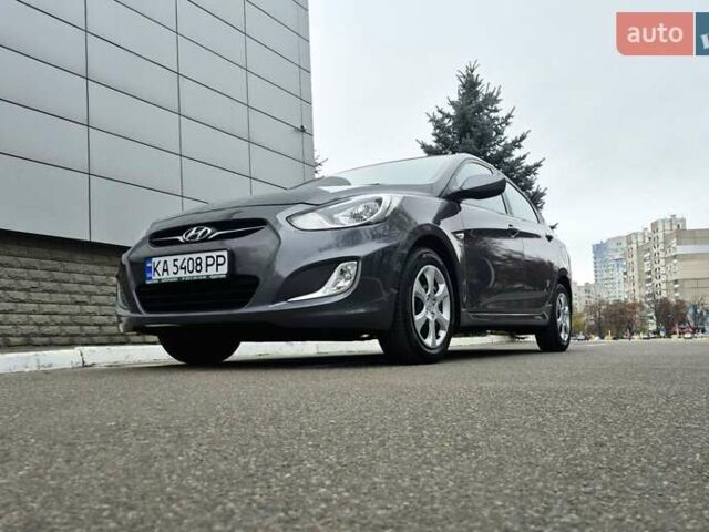 Серый Хендай Акцент, объемом двигателя 1.6 л и пробегом 90 тыс. км за 9650 $, фото 7 на Automoto.ua