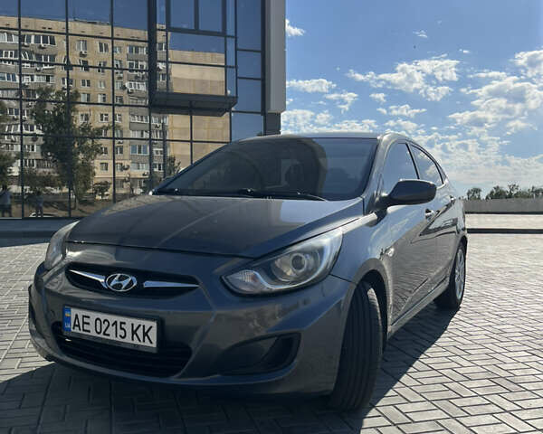 Сірий Хендай Акцент, об'ємом двигуна 1.4 л та пробігом 166 тис. км за 7900 $, фото 1 на Automoto.ua