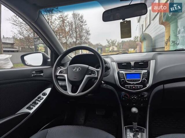 Серый Хендай Акцент, объемом двигателя 1.6 л и пробегом 90 тыс. км за 9650 $, фото 56 на Automoto.ua