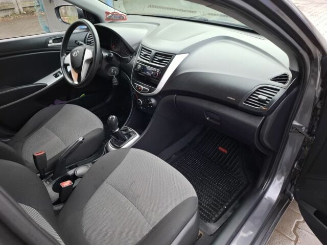Серый Хендай Акцент, объемом двигателя 1.4 л и пробегом 133 тыс. км за 6500 $, фото 4 на Automoto.ua