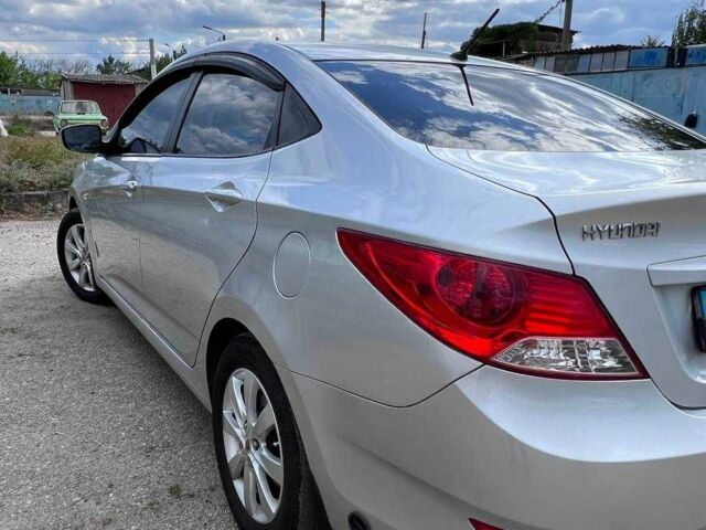 Серый Хендай Акцент, объемом двигателя 1.6 л и пробегом 212 тыс. км за 6600 $, фото 6 на Automoto.ua