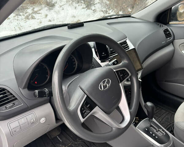 Сірий Хендай Акцент, об'ємом двигуна 1.59 л та пробігом 155 тис. км за 7800 $, фото 7 на Automoto.ua