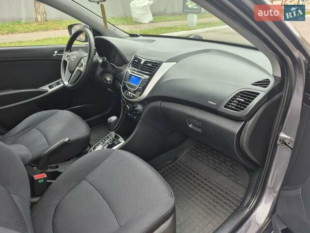 Серый Хендай Акцент, объемом двигателя 1.6 л и пробегом 90 тыс. км за 9650 $, фото 48 на Automoto.ua