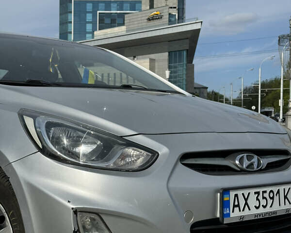 Сірий Хендай Акцент, об'ємом двигуна 1.4 л та пробігом 141 тис. км за 6800 $, фото 14 на Automoto.ua