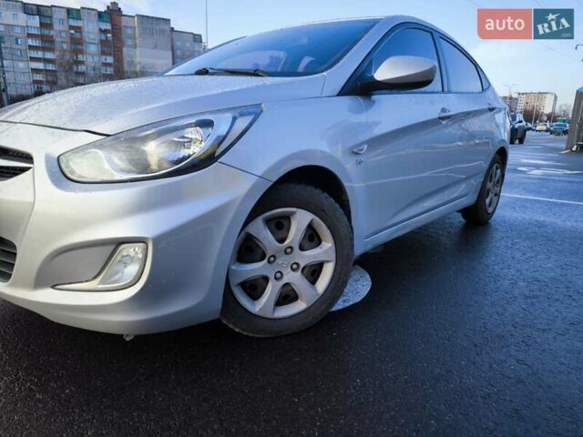 Серый Хендай Акцент, объемом двигателя 1.6 л и пробегом 152 тыс. км за 7699 $, фото 7 на Automoto.ua