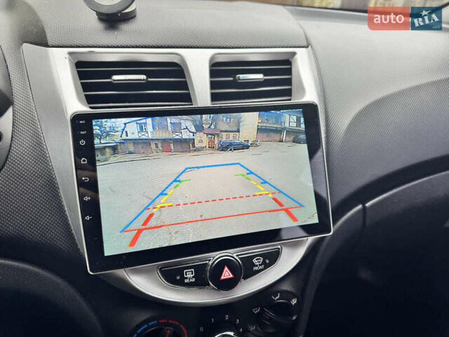 Серый Хендай Акцент, объемом двигателя 1.4 л и пробегом 175 тыс. км за 8000 $, фото 8 на Automoto.ua