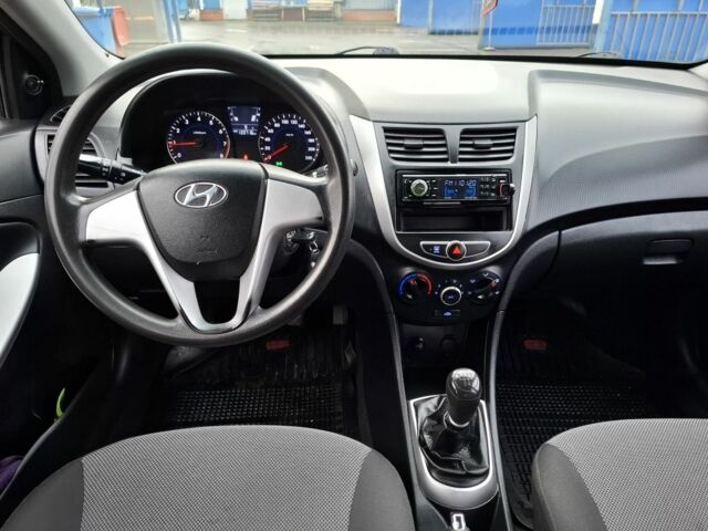 Серый Хендай Акцент, объемом двигателя 1.4 л и пробегом 133 тыс. км за 6500 $, фото 5 на Automoto.ua