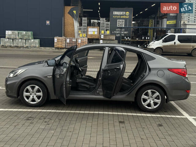 Серый Хендай Акцент, объемом двигателя 1.4 л и пробегом 230 тыс. км за 6500 $, фото 44 на Automoto.ua