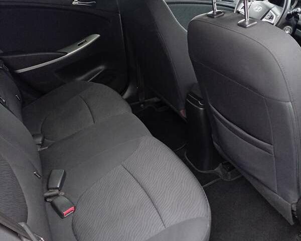 Сірий Хендай Акцент, об'ємом двигуна 1.4 л та пробігом 120 тис. км за 7500 $, фото 22 на Automoto.ua