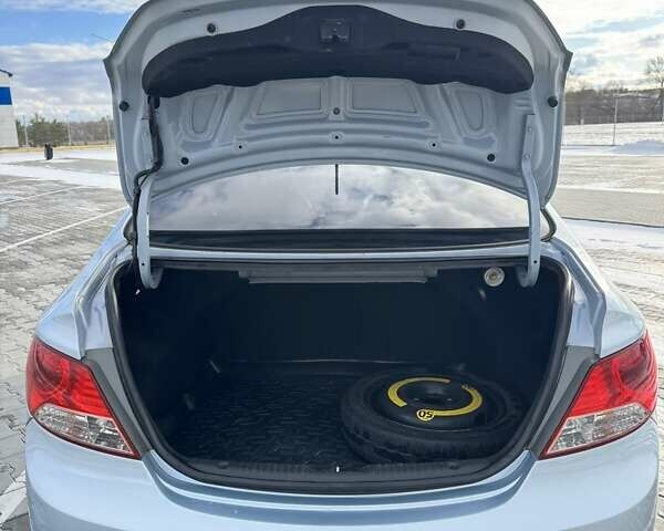 Серый Хендай Акцент, объемом двигателя 1.4 л и пробегом 156 тыс. км за 6700 $, фото 5 на Automoto.ua