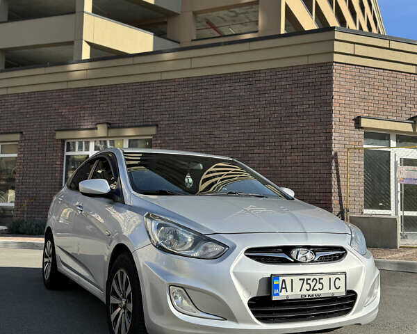 Серый Хендай Акцент, объемом двигателя 1.4 л и пробегом 128 тыс. км за 7990 $, фото 2 на Automoto.ua