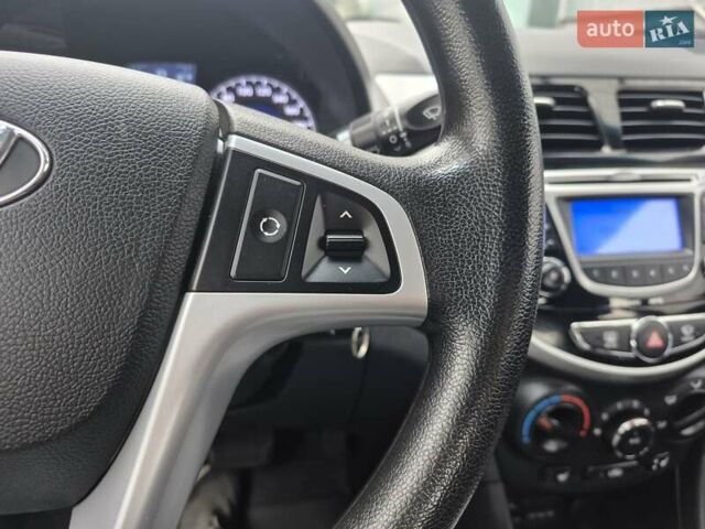 Серый Хендай Акцент, объемом двигателя 1.6 л и пробегом 90 тыс. км за 9650 $, фото 40 на Automoto.ua