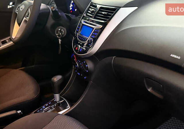 Серый Хендай Акцент, объемом двигателя 1.6 л и пробегом 124 тыс. км за 8500 $, фото 19 на Automoto.ua