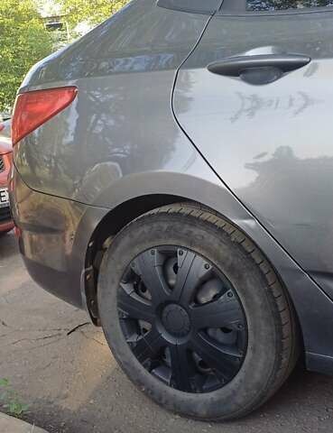 Сірий Хендай Акцент, об'ємом двигуна 1.4 л та пробігом 121 тис. км за 7900 $, фото 3 на Automoto.ua
