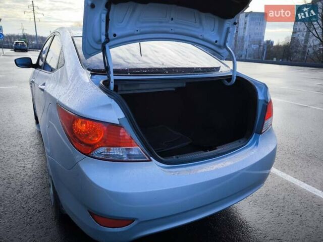 Серый Хендай Акцент, объемом двигателя 1.6 л и пробегом 152 тыс. км за 7699 $, фото 15 на Automoto.ua