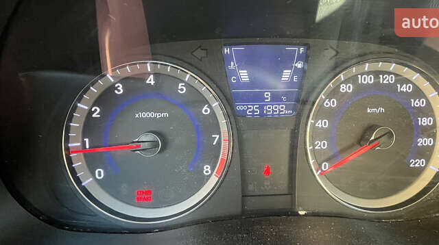 Сірий Хендай Акцент, об'ємом двигуна 1.4 л та пробігом 251 тис. км за 6200 $, фото 22 на Automoto.ua