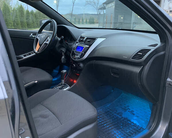 Серый Хендай Акцент, объемом двигателя 1.4 л и пробегом 110 тыс. км за 6950 $, фото 10 на Automoto.ua