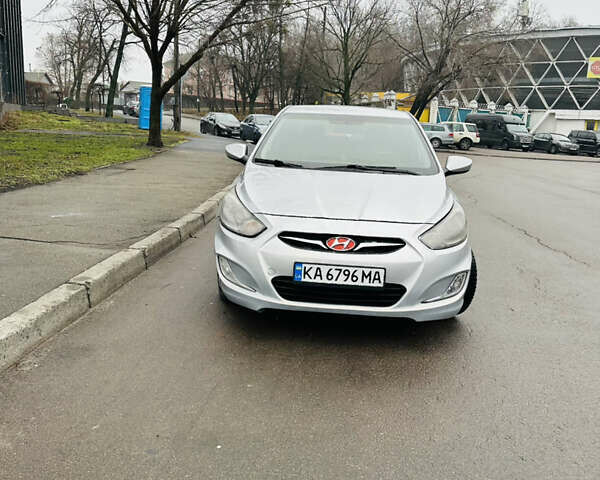 Хендай Акцент 2012 в Киеве на Automoto.ua Серый Хендай Акцент, объемом двигателя 1.4 л и пробегом 250 тыс. км за 5600 $, фото 2 на Automoto.ua