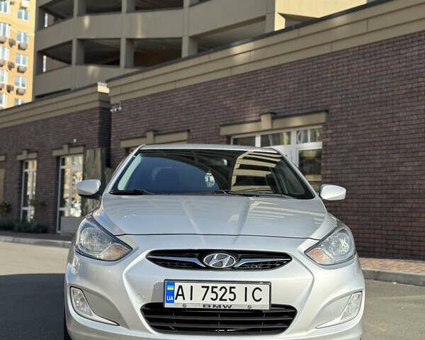 Серый Хендай Акцент, объемом двигателя 1.4 л и пробегом 128 тыс. км за 7990 $, фото 1 на Automoto.ua