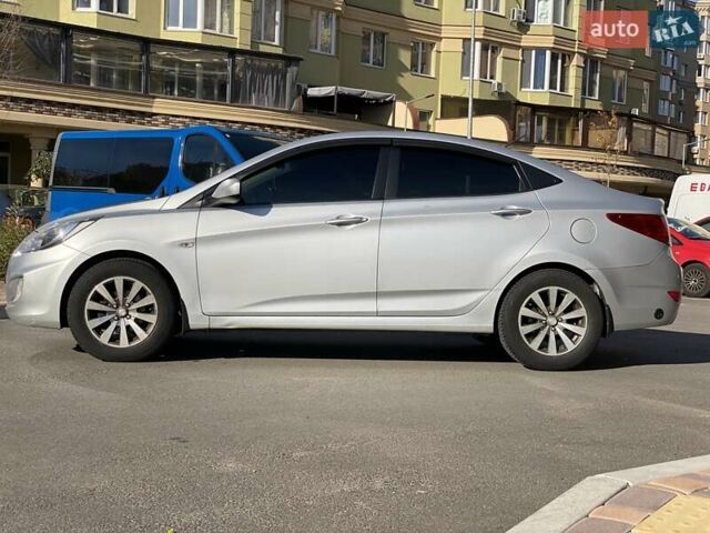 Серый Хендай Акцент, объемом двигателя 1.4 л и пробегом 128 тыс. км за 7990 $, фото 6 на Automoto.ua