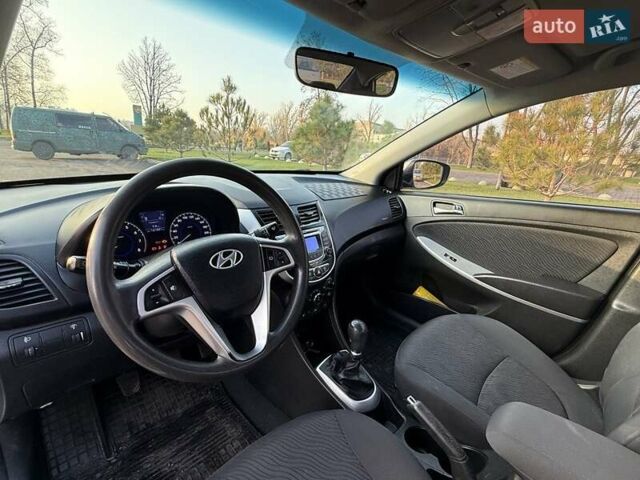 Серый Хендай Акцент, объемом двигателя 1.4 л и пробегом 141 тыс. км за 6900 $, фото 18 на Automoto.ua