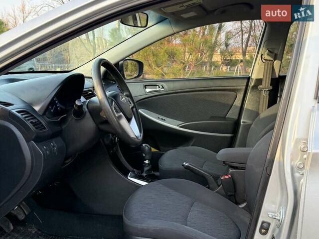 Серый Хендай Акцент, объемом двигателя 1.4 л и пробегом 141 тыс. км за 6900 $, фото 17 на Automoto.ua