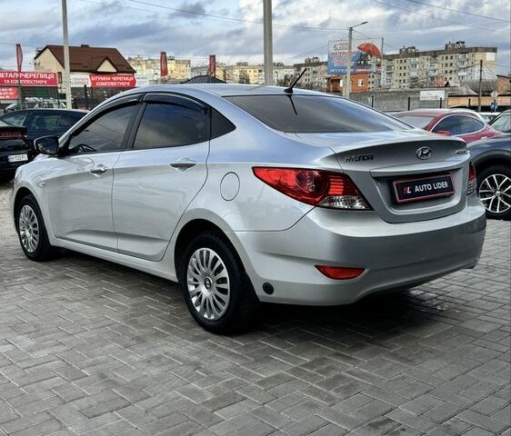 Серый Хендай Акцент, объемом двигателя 1.4 л и пробегом 156 тыс. км за 7400 $, фото 5 на Automoto.ua